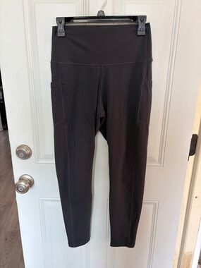 High-Waist Black Leggings with Side Pockets